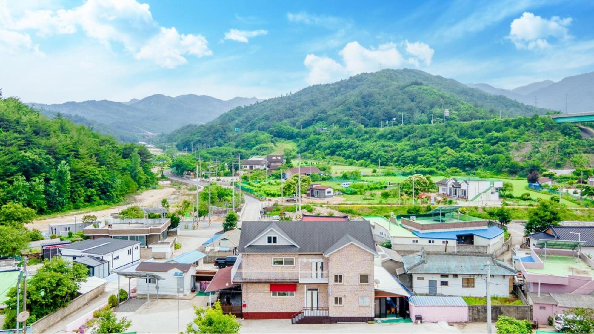 Samcheok Dasarang Pension Exterior photo